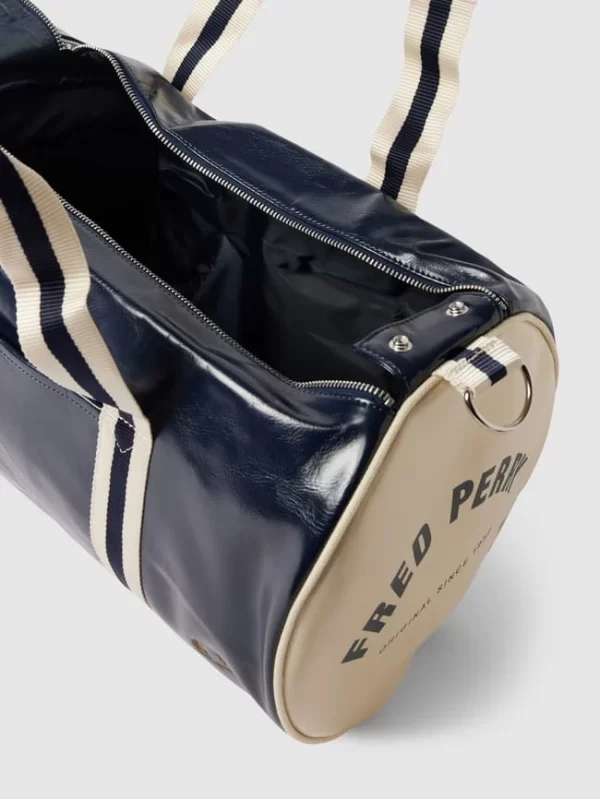 Fred Perry Duffel Bag In Leder-Optik Modell ‘CLASSIC’ – Marineblau 5