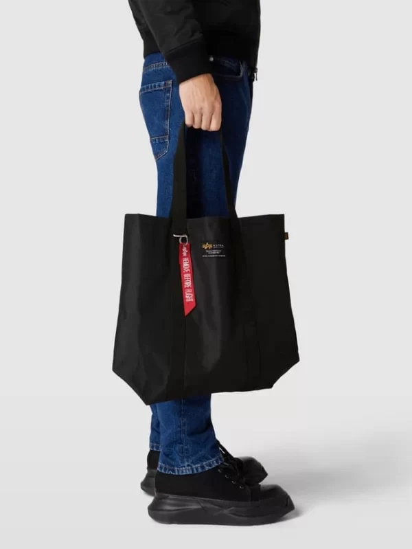 Alpha Industries Tote Bag Mit Label-Patch Modell ‘LABEL SHOPPING BAG’ – Schwarz 1